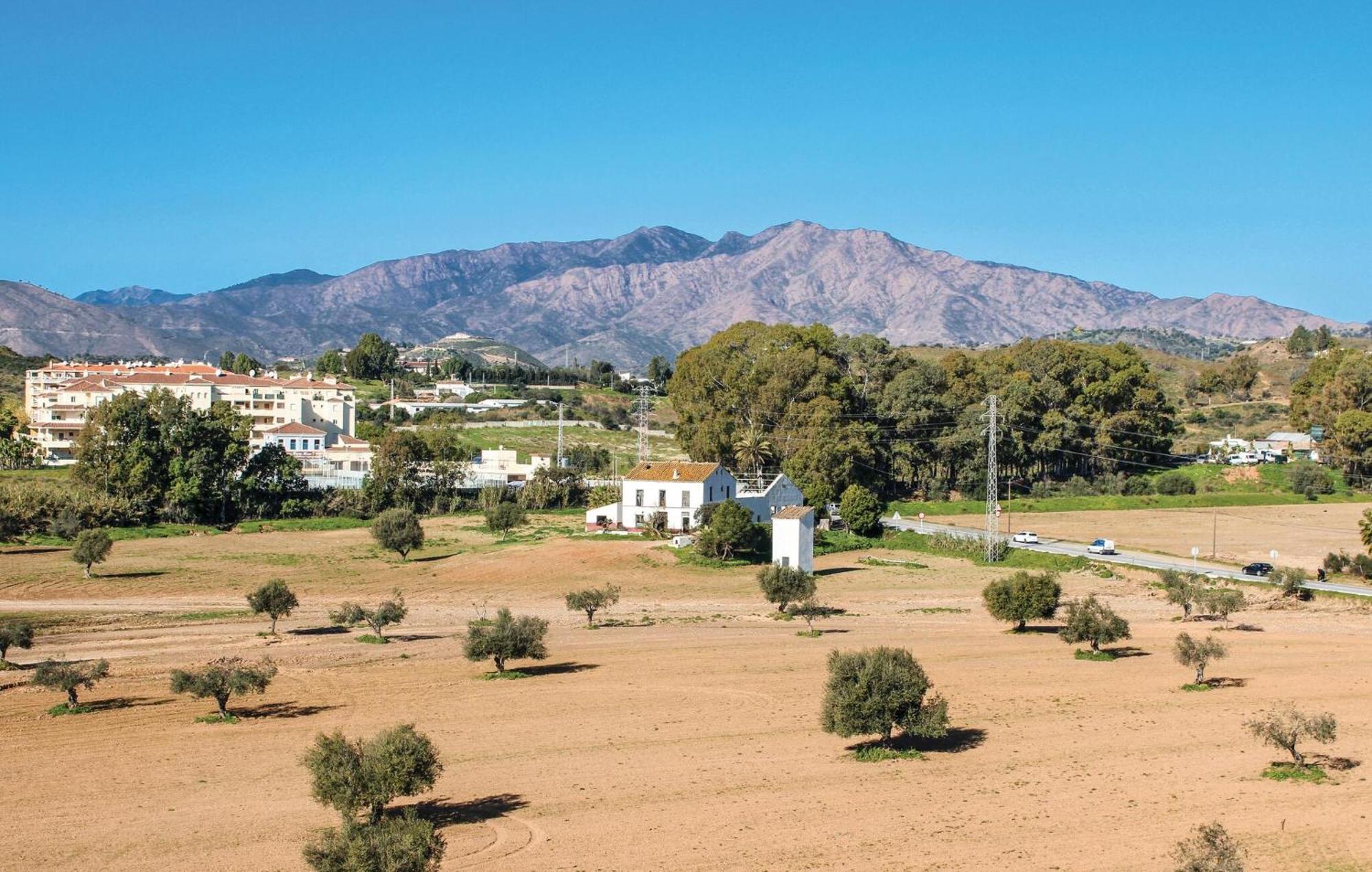 Stunning In Mijas Golf With Outdoor Swimming Pool, Wifi&2 Bedrooms *